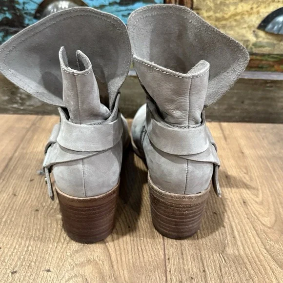 UGG Australia Elora Leather 1019148 Taupe Ankle Booties Women's Size‎ 7 Suede - Picture 5 of 6